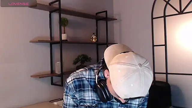 MattiDeLuca online show from 12/15/24, 11:34