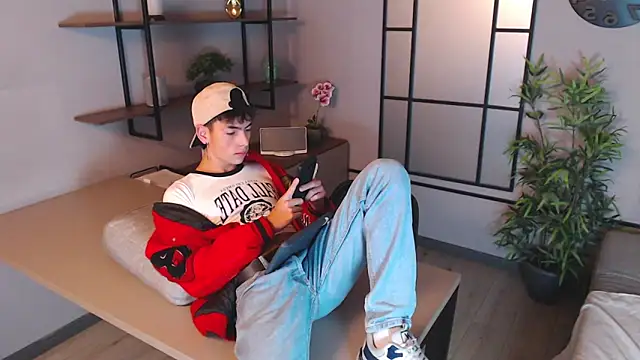 MattiDeLuca online show from 12/17/24, 11:28