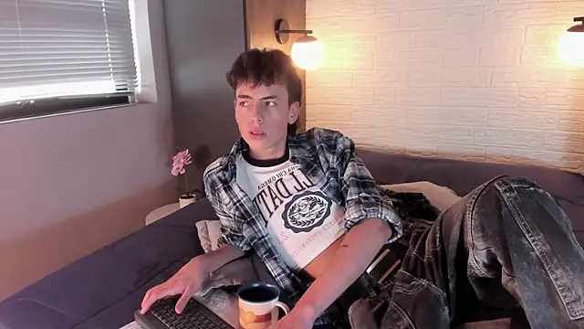 MattiDeLuca online show from 12/23/24, 05:43