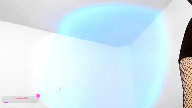 DollCam   online show from 02/04/25, 01:13