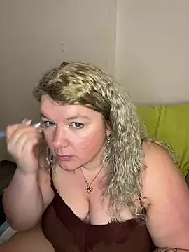 CurvyAnonymousGirl89 online show from 01/24/25, 04:37