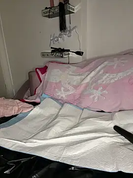 CurvyAnonymousGirl89 online show from 02/03/25, 03:49