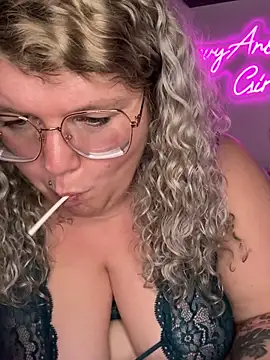 CurvyAnonymousGirl89 online show from 02/28/25, 09:44