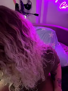 Snapshot of CurvyAnonymousGirl89 chatting on 09/15/25, 03:56 CurvyAnonymousGirl89 online show from 09/15/25, 03:56