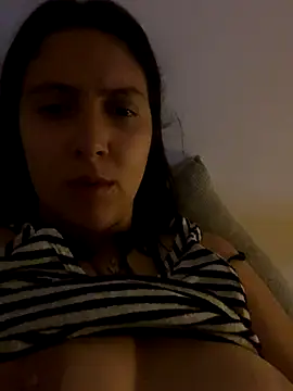 Snapshot of xBubblyBarbiexx chatting on 11/11/25, 03:06 xBubblyBarbiexx online show from 11/11/25, 03:06