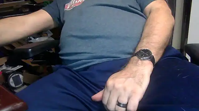 Snapshot of thickdaddy59 chatting on 12/21/24, 05:36 thickdaddy59 online show from 12/21/24, 05:36
