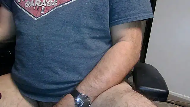 Snapshot of thickdaddy59 chatting on 12/22/24, 07:33 thickdaddy59 online show from 12/22/24, 07:33