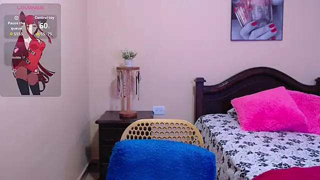 Snapshot of sara_florez1 chatting on 09/21/25, 01:13 sara florez1 online show from 09/21/25, 01:13