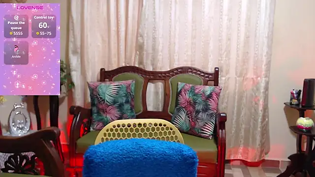 Snapshot of sara_florez1 chatting on 10/03/25, 11:18 sara florez1 online show from 10/03/25, 11:18