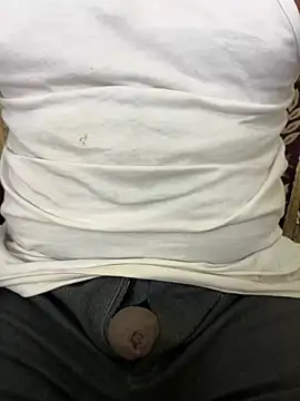 Snapshot of aprivateguy chatting on 12/25/24, 05:26 aprivateguy online show from 12/25/24, 05:26