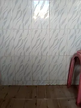 Snapshot of surabhi09 chatting on 11/17/25, 01:55 surabhi09 online show from 11/17/25, 01:55