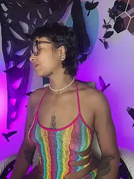 Snapshot of LollaByer chatting on 10/29/25, 09:05 LollaByer online show from 10/29/25, 09:05