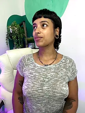 Snapshot of LollaByer chatting on 11/26/25, 09:05 LollaByer online show from 11/26/25, 09:05