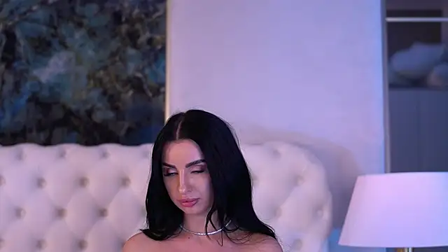 IsabelleHunt online show from 01/13/25, 02:53