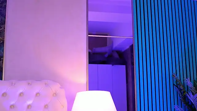 IsabelleHunt online show from 02/14/25, 05:51