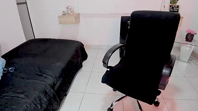 Rachell 28 online show from 12/21/24, 11:34