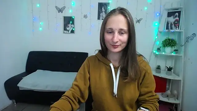 MichelLeee online show from 10/10/25, 11:20