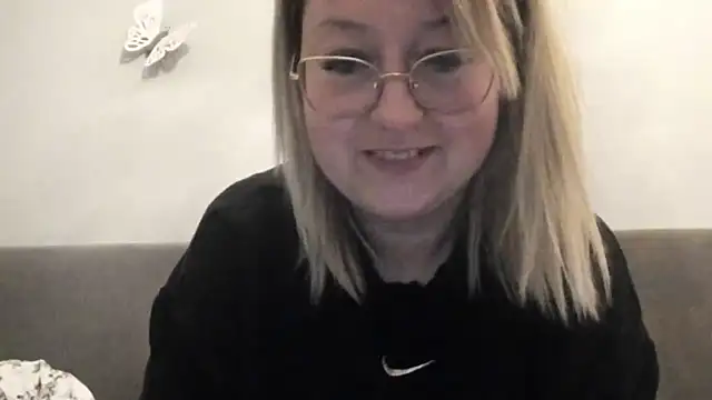 Lillyloo  online show from 03/16/25, 08:21