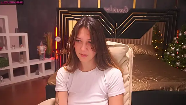 DreamyLinaa online show from 12/09/24, 10:32