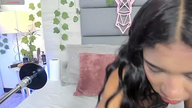 AshleyHill2 online show from 11/04/25, 03:49