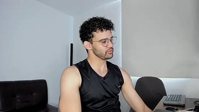 andrewChris  online show from 10/24/25, 03:30