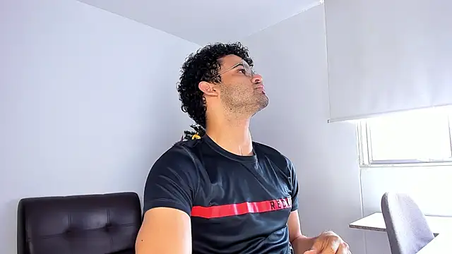 Snapshot of andrewChris_ chatting on 11/27/25, 03:14 andrewChris online show from 11/27/25, 03:14