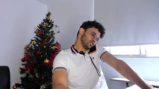 Snapshot of andrewChris_ chatting on 12/02/25, 08:04 andrewChris online show from 12/02/25, 08:04