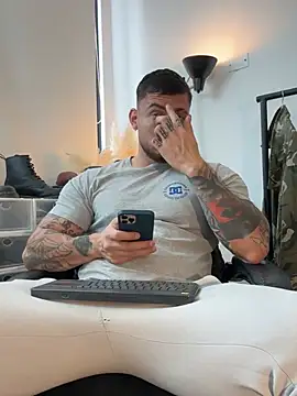 DimitriSullivan  online show from 07/23/26, 02:37