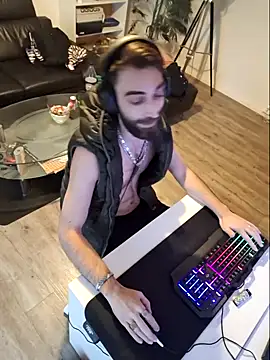 Snapshot of DaWoD030 chatting on 12/11/24, 02:11 DaWoD030 online show from 12/11/24, 02:11