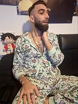 Snapshot of DaWoD030 chatting on 12/24/24, 01:27 DaWoD030 online show from 12/24/24, 01:27