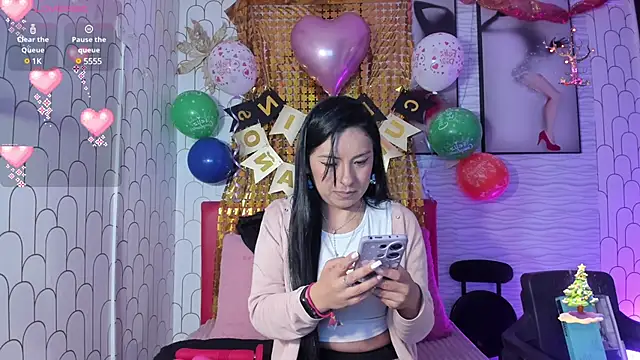 Ella Rousse online show from 12/10/24, 11:54