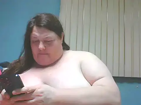 Snapshot of Honeybee2025 chatting on 01/11/25, 12:01 Honeybee2025 online show from 01/11/25, 12:01