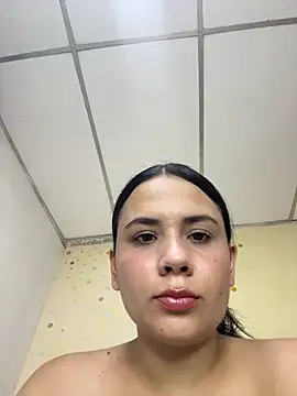 Leyna Kenet online show from 06/10/26, 03:18