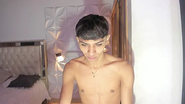 Snapshot of im_sebaslopez chatting on 11/24/25, 11:32 im sebaslopez online show from 11/24/25, 11:32