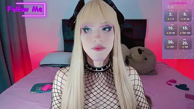 Snapshot of Kirmyy_ chatting on 12/22/24, 01:23 Kirmyy  online show from 12/22/24, 01:23