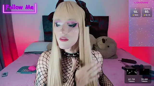 Snapshot of Kirmyy_ chatting on 12/22/24, 04:28 Kirmyy  online show from 12/22/24, 04:28