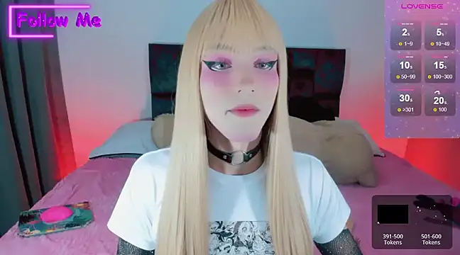 Snapshot of Kirmyy_ chatting on 01/10/25, 12:27 Kirmyy  online show from 01/10/25, 12:27