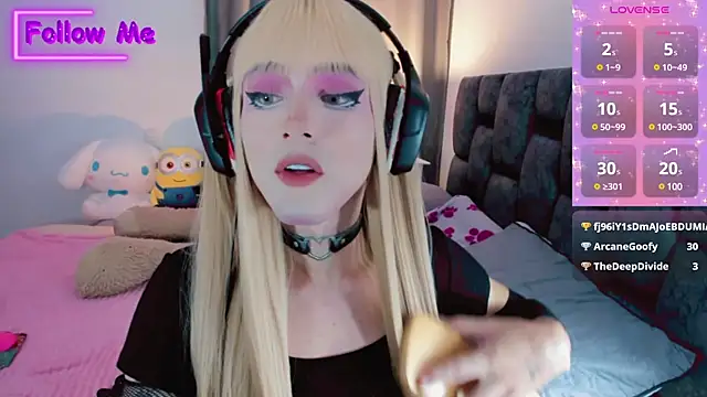 Snapshot of Kirmyy_ chatting on 03/05/25, 01:42 Kirmyy  online show from 03/05/25, 01:42