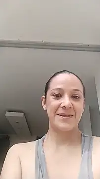 nicolle milf1978 online show from 10/16/25, 01:01