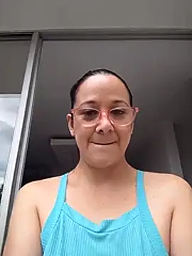 nicolle milf1978 online show from 06/06/26, 12:54