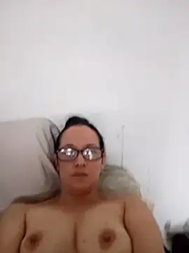 nicolle milf1978 online show from 07/25/26, 02:58