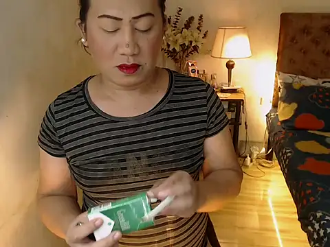 Snapshot of playtimesussy69 chatting on 09/28/25, 12:54 playtimesussy69 online show from 09/28/25, 12:54