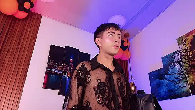 Snapshot of Noah_Xitruxx chatting on 11/06/25, 03:18 Noah Xitruxx online show from 11/06/25, 03:18