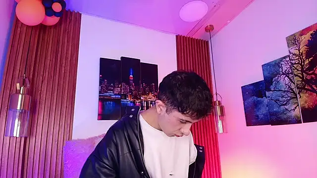 Snapshot of Noah_Xitruxx chatting on 11/10/25, 02:54 Noah Xitruxx online show from 11/10/25, 02:54