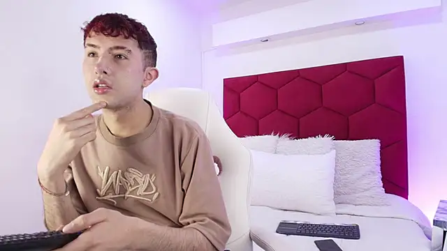 Snapshot of Noah_Xitruxx chatting on 11/20/25, 12:49 Noah Xitruxx online show from 11/20/25, 12:49