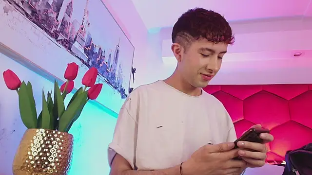 Snapshot of Noah_Xitruxx chatting on 12/03/25, 12:58 Noah Xitruxx online show from 12/03/25, 12:58