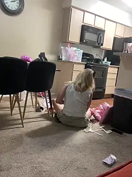 1 chillguy online show from 10/28/25, 07:01