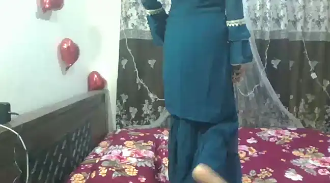 Cute-Bhavya online show from 12/24/24, 08:44