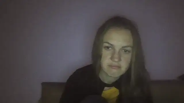 Snapshot of Milaniya261 chatting on 10/18/25, 12:35 Milaniya261 online show from 10/18/25, 12:35