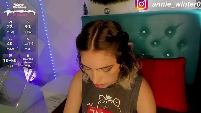 Annie  winter online show from 12/22/24, 08:47